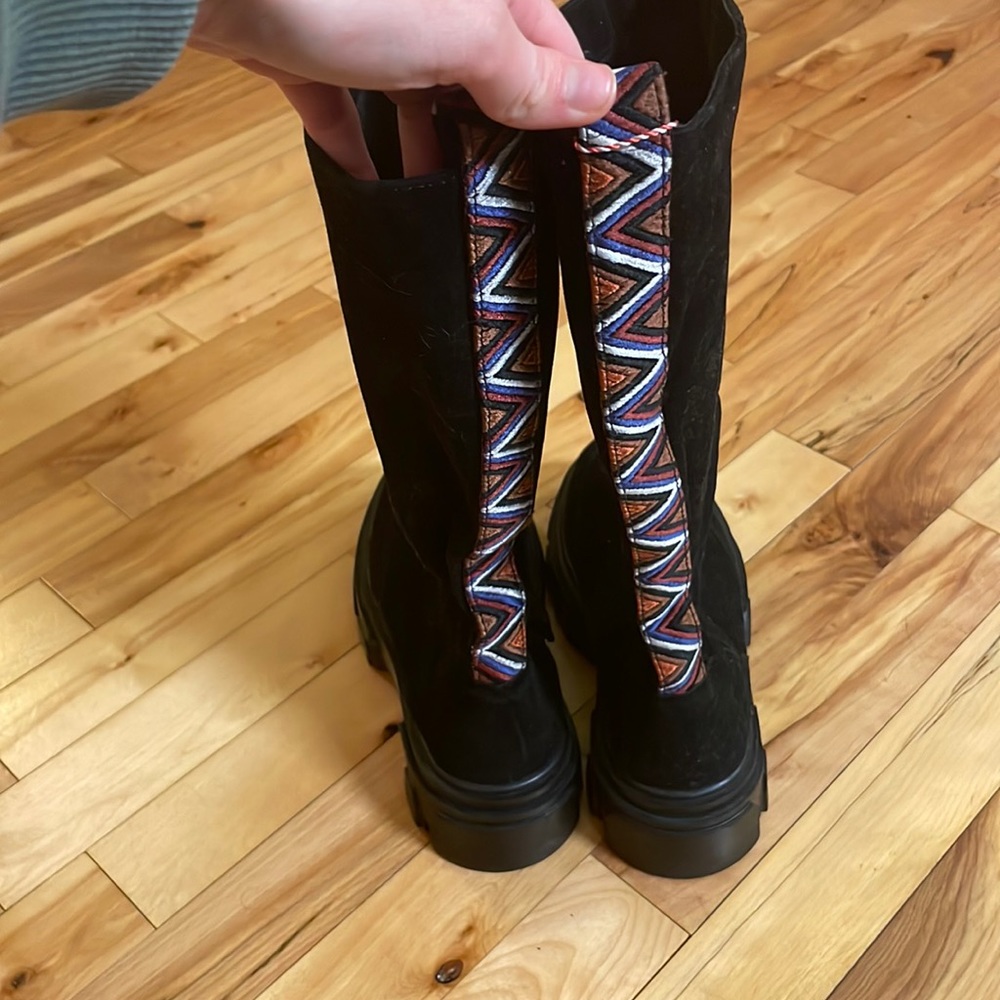 FARM Rio Black Boots NWT size 6